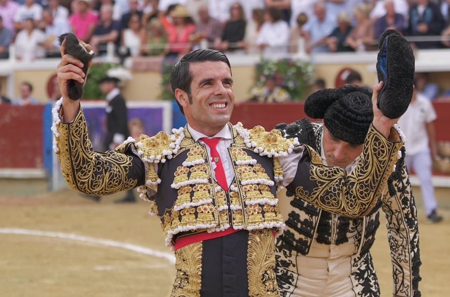 BAYONA